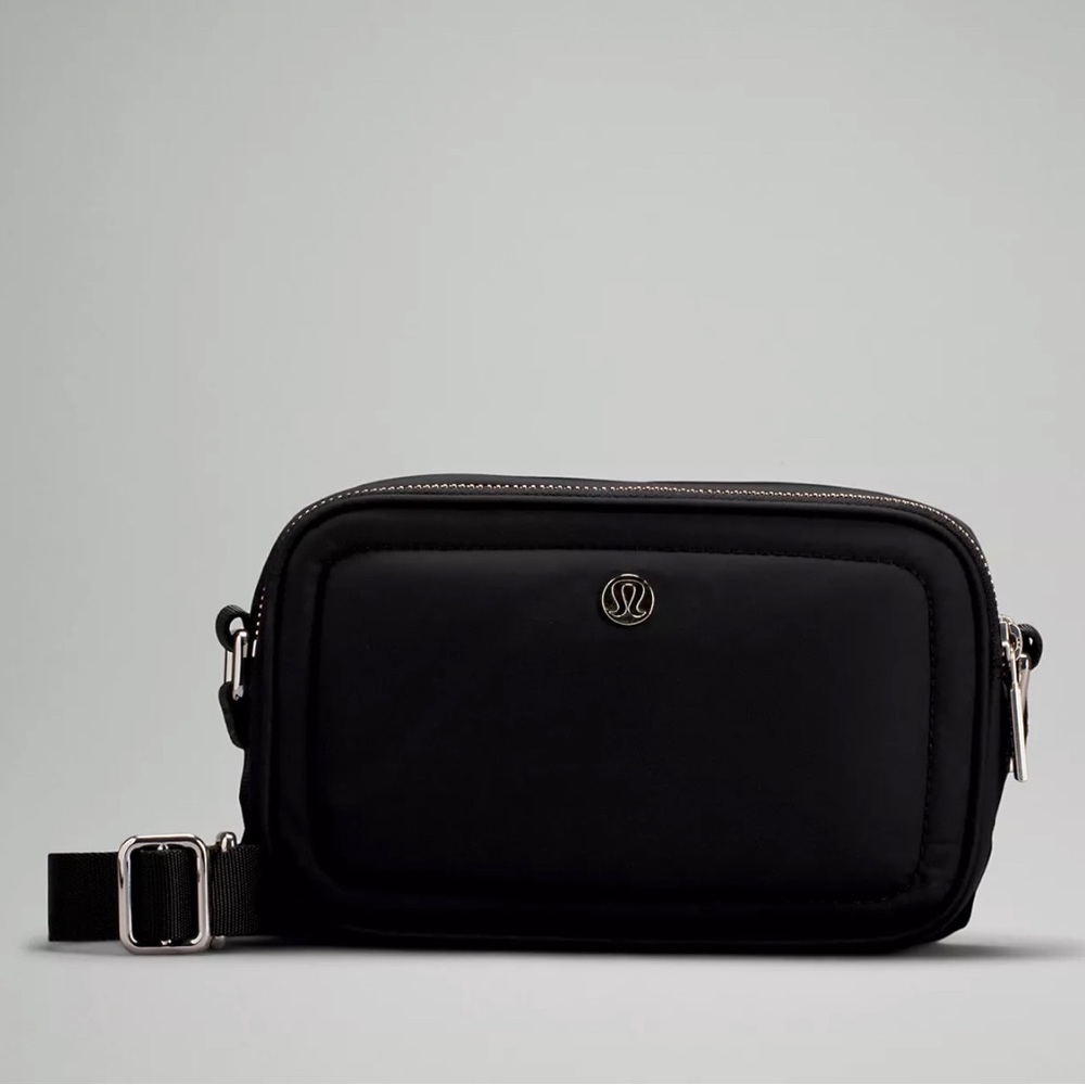 Lululemon Crossbody Camera Bag 2L